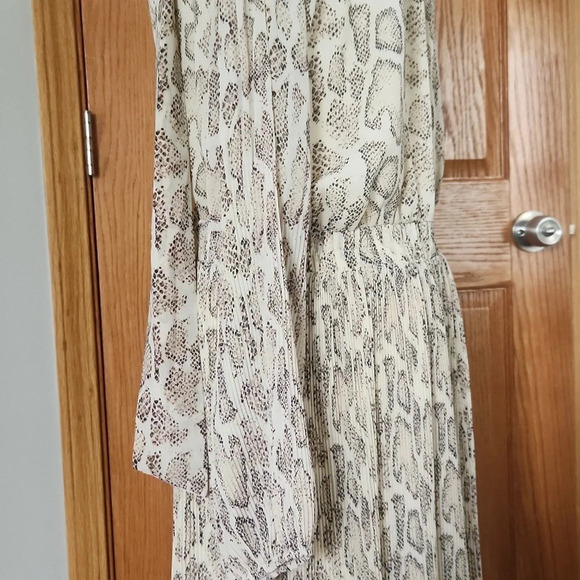 Anthropologies-Current Air Olivia Snake-Printed Flowy Midi Dress Size Medium - Picture 9 of 15